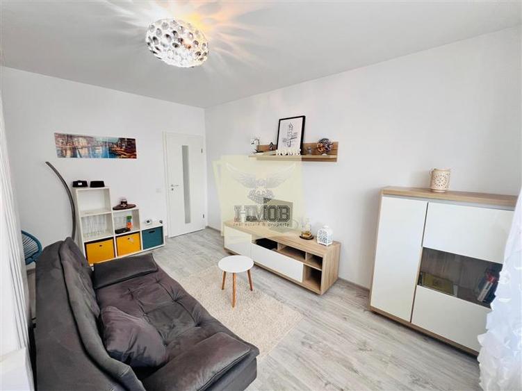 Apartament cu 3 camere semidecomandat, mobilat în Aeroport