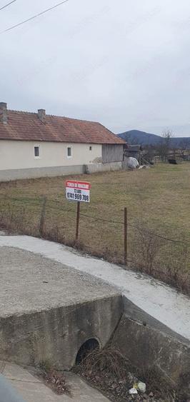 Teren în Podirei