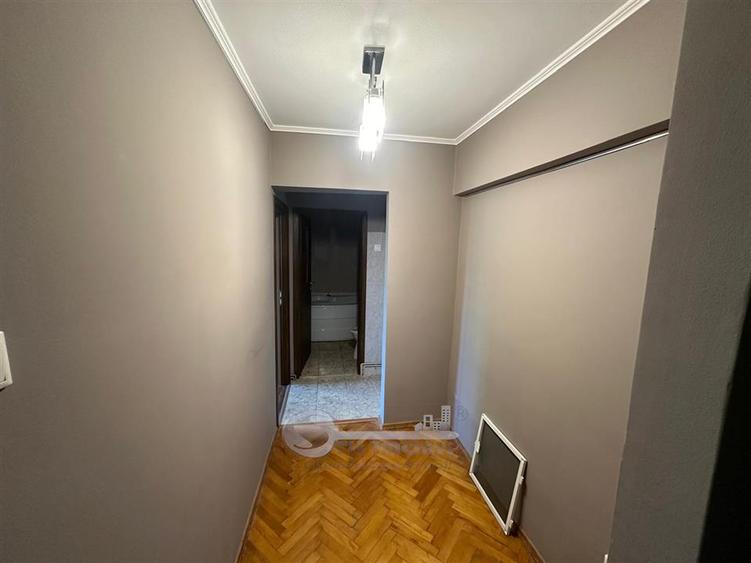 Apartament cu 3 camere semidecomandat în Ultracentral
