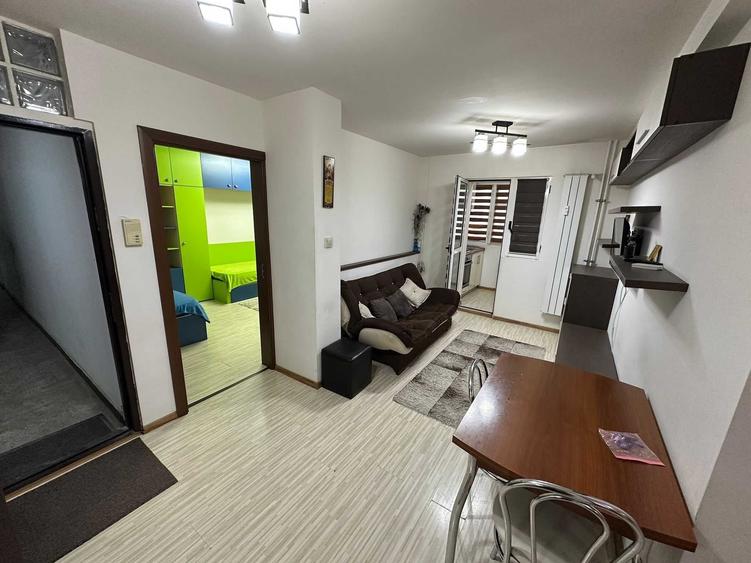 Apartament cu 4 camere decomandat în Chișinau