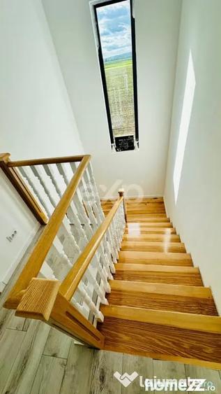 Casă cu 4 camere cu Teren 550 Mp în Săcueni