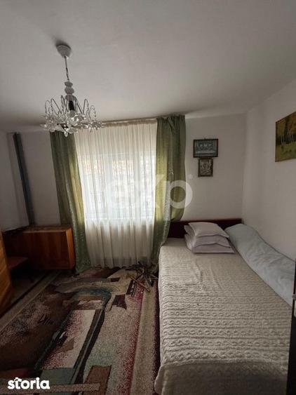 Apartament cu 2 camere semidecomandat, mobilat în Prundu