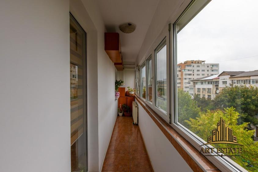 Apartament cu 4 camere decomandat, mobilat în Alexandru cel Bun