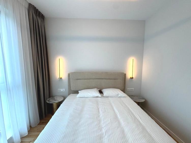 Apartament cu 2 camere semidecomandat, mobilat în Băneasa