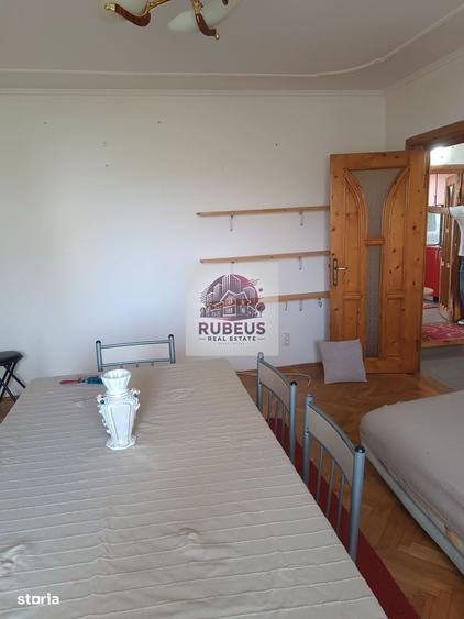 Apartament cu 4 camere în Gura Văii