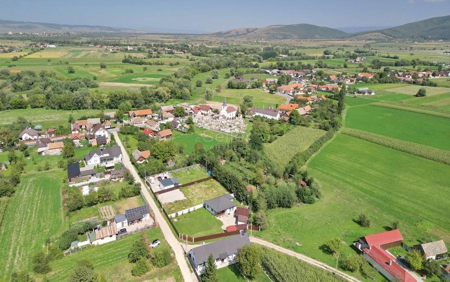 Teren Construcții intravilan de 1000 mp, în Băcel