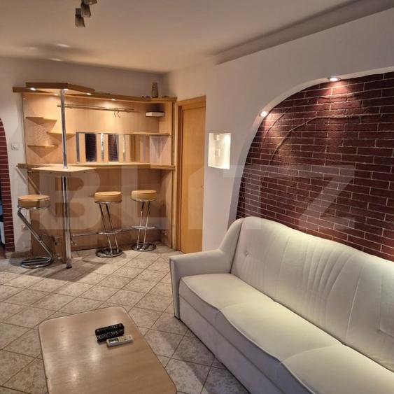 Apartament cu 4 camere decomandat, mobilat în Exterior Est