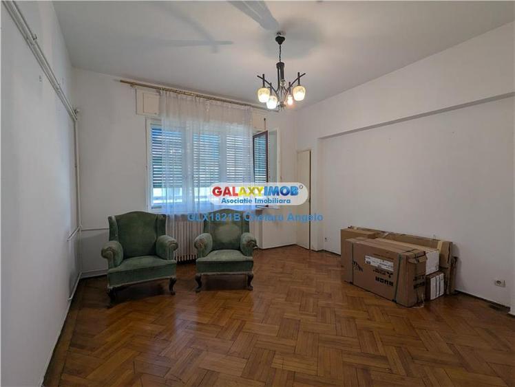 Apartament cu 7 camere decomandat în Unirii