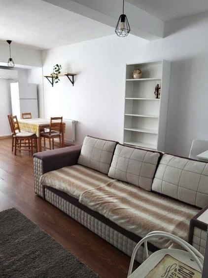 Apartament cu 2 camere decomandat în Runcu