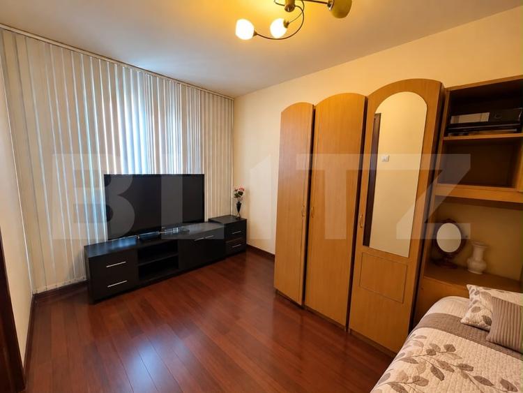 Apartament cu 2 camere semidecomandat, mobilat în Craiovița Nouă