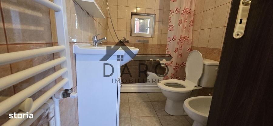 Casă cu 4 camere în Livezeni