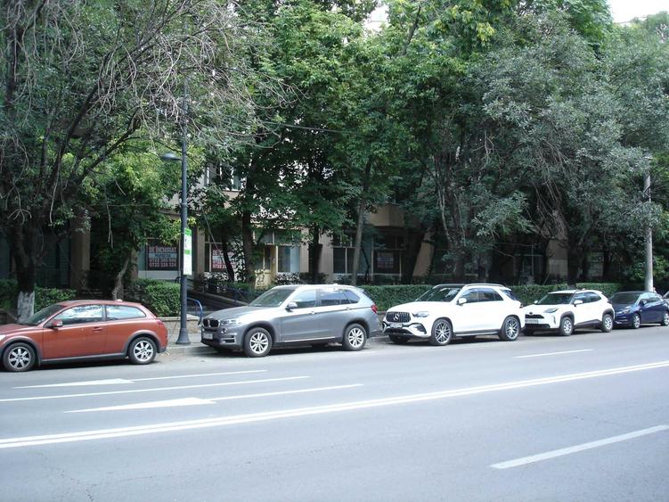 Spațiu comercial, de 191 mp, în Văcăresti