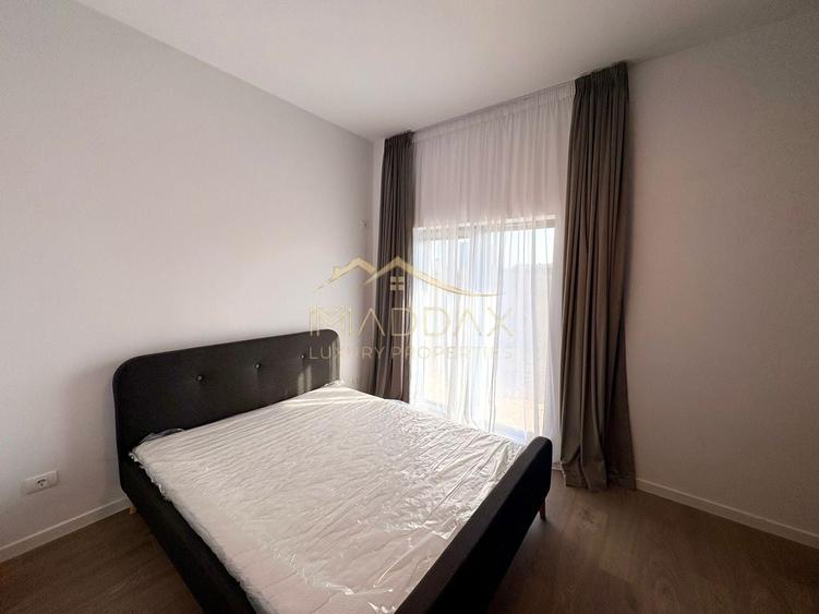 Apartament cu 3 camere semidecomandat, mobilat în Băneasa