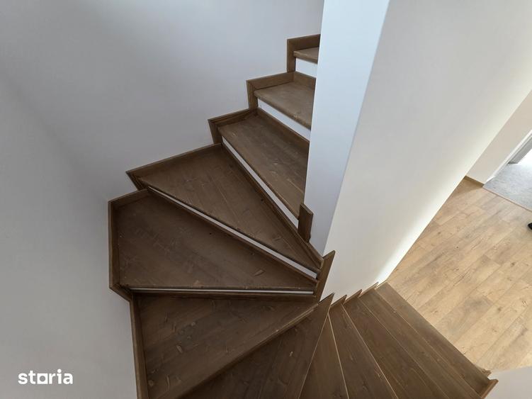 Casă cu 4 camere cu Teren 300 Mp în Sânpetru