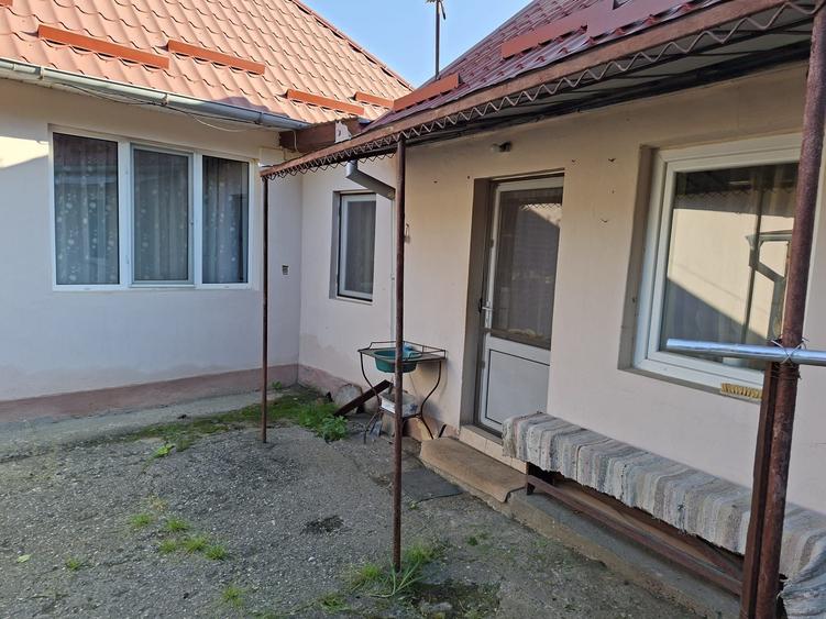 Casă cu 3 camere în Mica