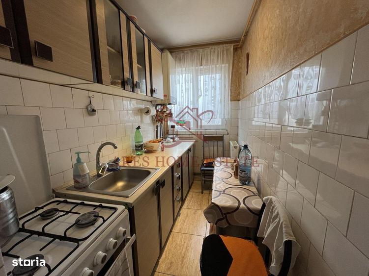 Apartament cu 3 camere, mobilat în Girocului