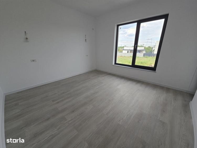 Casă cu 4 camere în Berceni