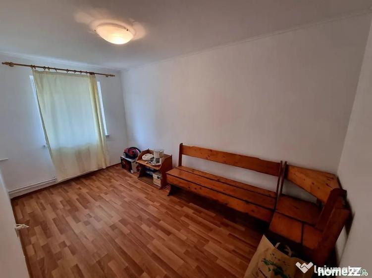 Apartament cu 4 camere decomandat în Ultracentral