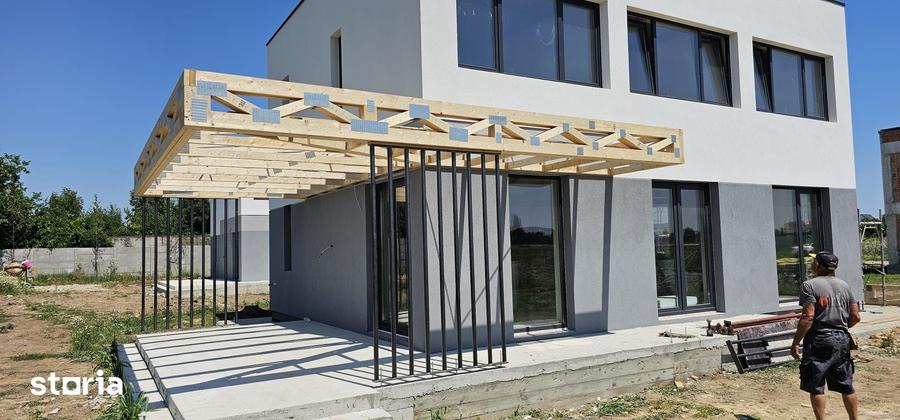 Casă cu 4 camere cu Teren 550 Mp în Balotești