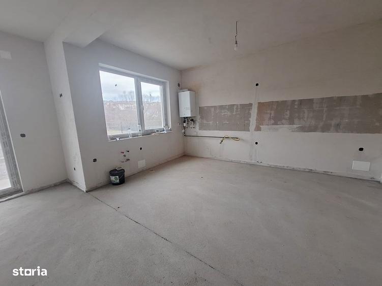 Casă cu 5 camere cu Teren 180 Mp în Apahida