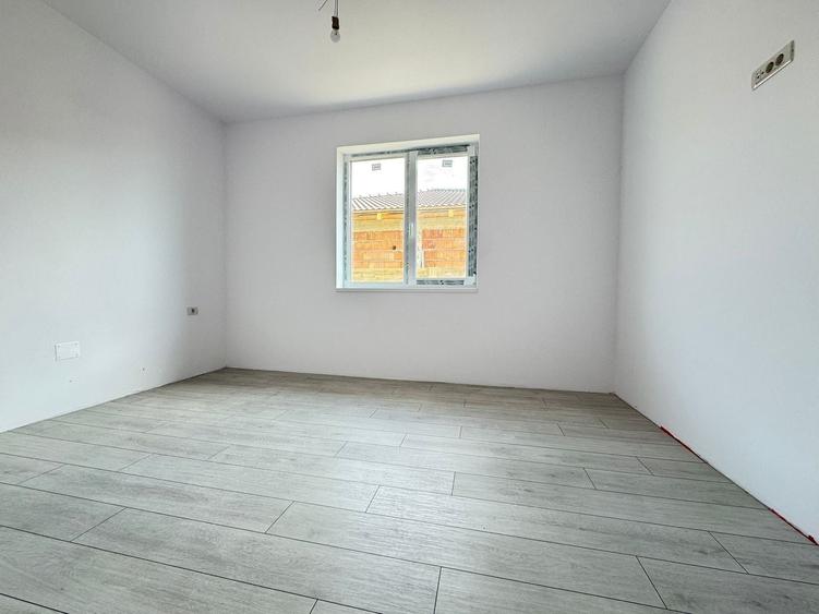 Duplex cu 3 camere cu Canalizare în Moșnița Nouă