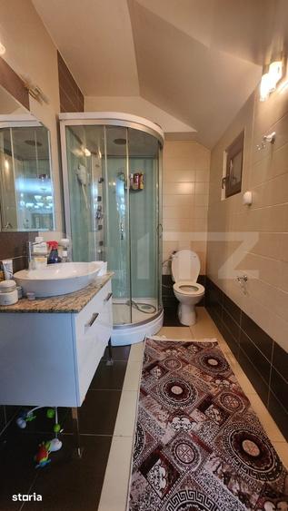 Casă cu 7 camere cu Teren 292 Mp în Central