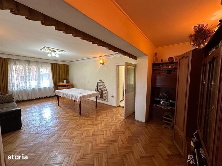 Casă cu 4 camere în Răgman