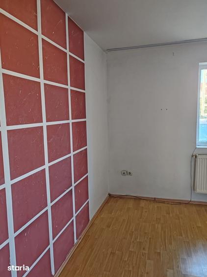 Apartament cu 3 camere în Unirea