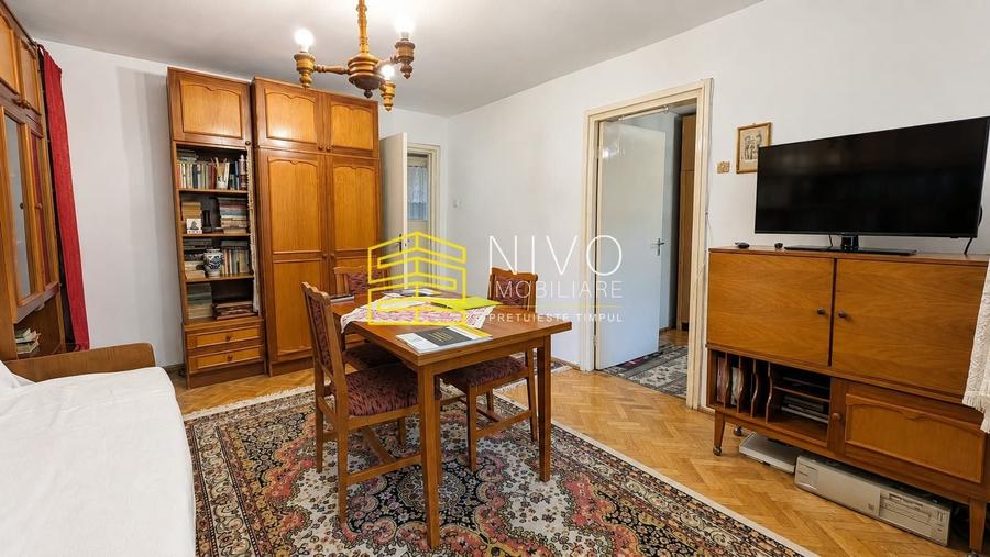 Apartament cu 3 camere semidecomandat, mobilat în Tudor