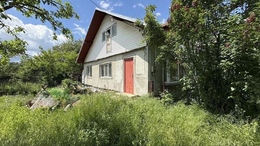 Casă cu 4 camere în Brebu