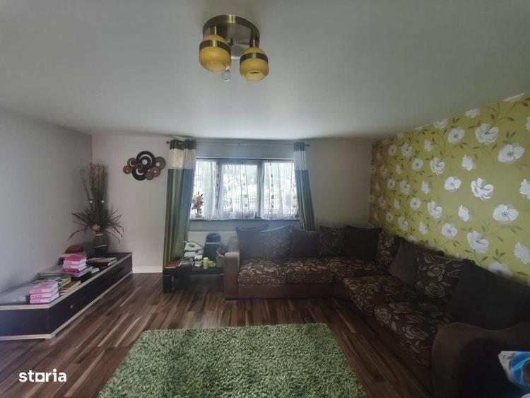 Casă cu 4 camere cu Teren 2600 Mp în Ipotești