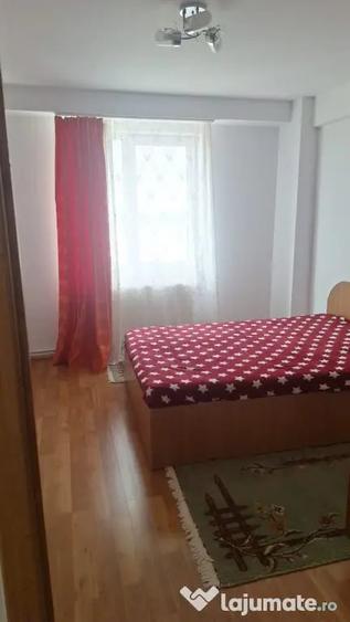 Apartament cu 3 camere decomandat în Obcini