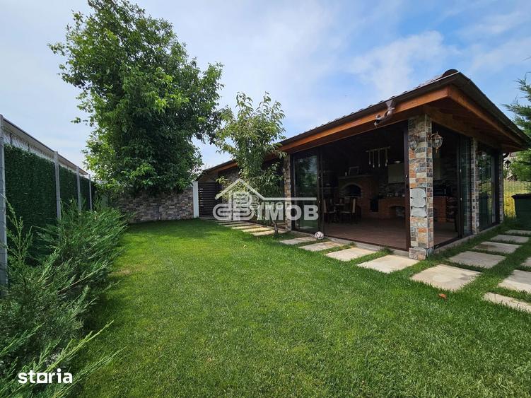 Casă cu 4 camere decomandat cu Teren 1201 Mp în Ulmi