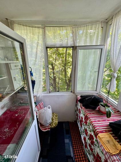 Apartament cu 2 camere decomandat în Podu Roș