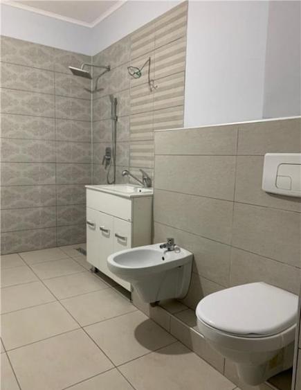 Apartament cu 4 camere decomandat în Horea