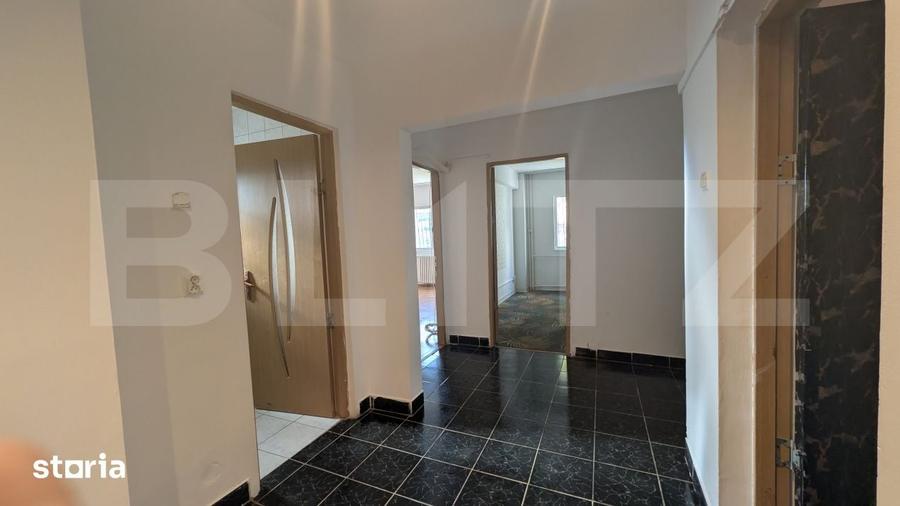 Apartament cu 4 camere decomandat în Republicii