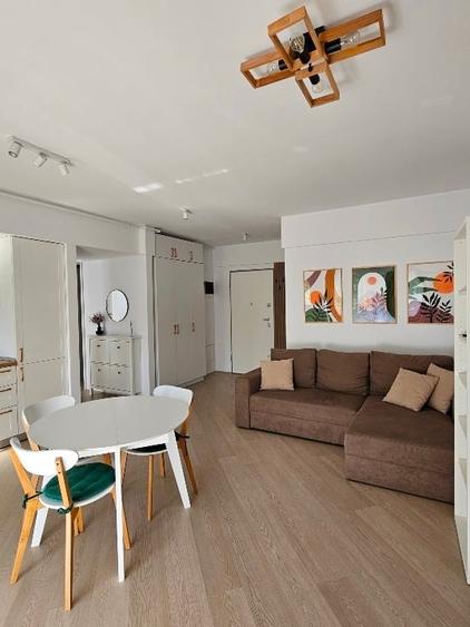 Apartament cu 3 camere decomandat în Tineretului