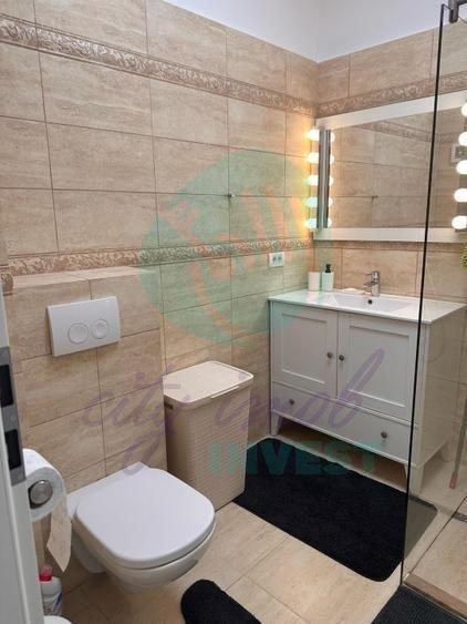Apartament cu 2 camere semidecomandat, mobilat în P-ța Alba Iulia