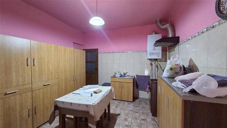 Casă individuală cu 3 camere cu Canalizare în Dumbrăvița