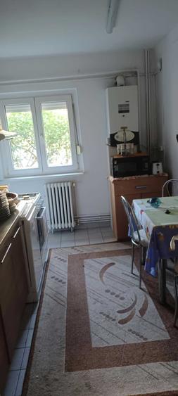 Inchiriez apartament 2 camere zona 300 parter vis a vis de spitalul Genesys - 3