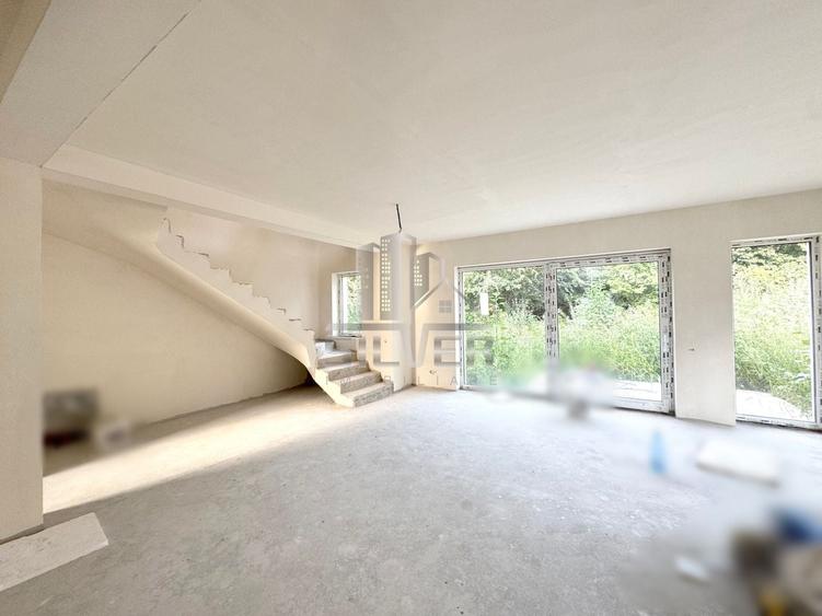 Duplex cu 5 camere cu Canalizare în Câmpului