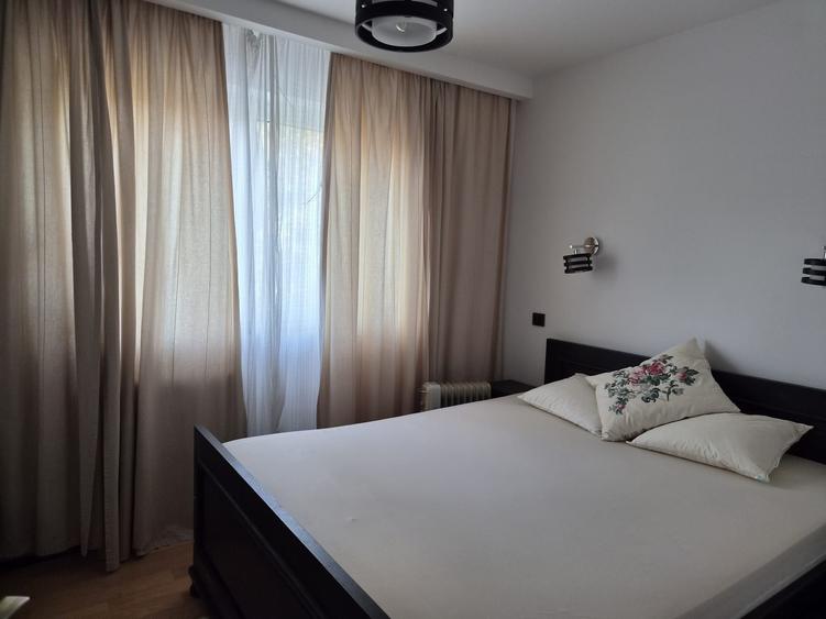 Apartament cu 2 camere decomandat, mobilat în Central