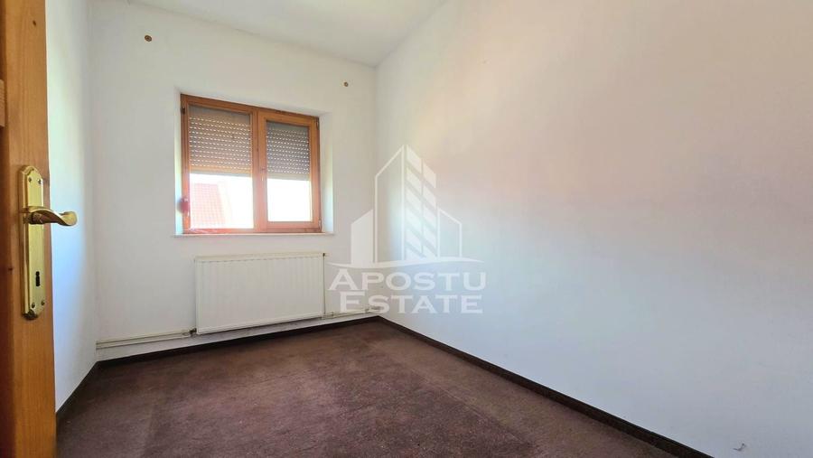 Apartament cu 4 camere semidecomandat în Vladimirescu