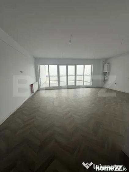 Apartament cu 3 camere decomandat în Micro 6