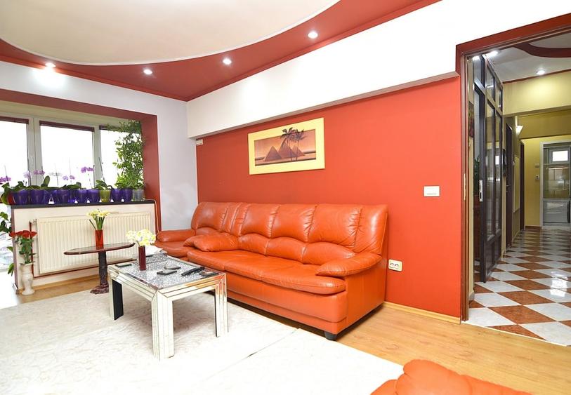 Apartament cu 4 camere decomandat, mobilat în Rahova