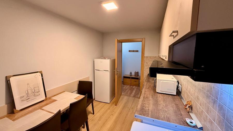 Apartament cu 3 camere decomandat în Aviației
