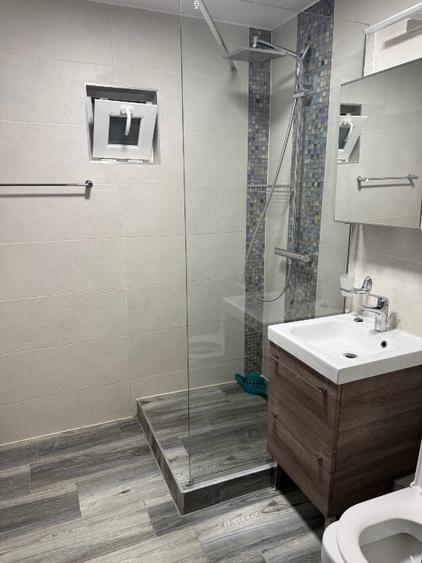 Apartament cu 3 camere decomandat, mobilat în Calea Călărașilor
