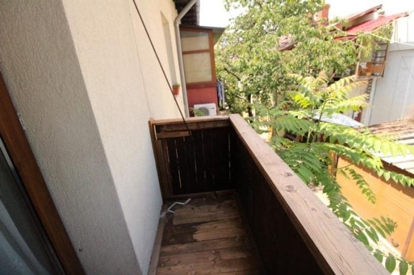 Apartament cu 2 camere semidecomandat, mobilat în Romană