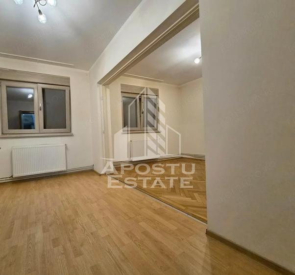 Apartament cu 4 camere decomandat în Malul Mureșului