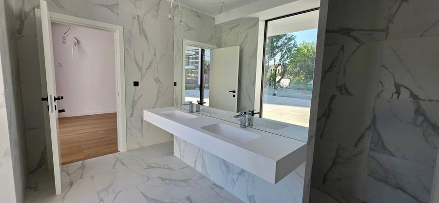 Yacht KID | 4 camere | Terasă 356 mp | Piscină privată | 515 mp suprafață totală - 17